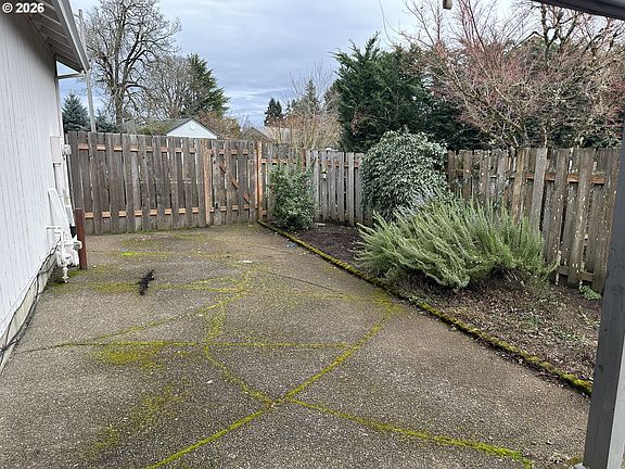 3rd image of 18877 Highland Dr