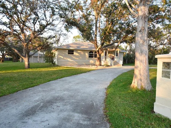 905 Colonial Rd, Venice, FL 34293
