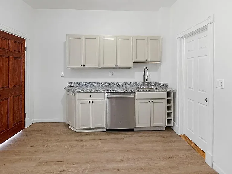 868 Huntington Ave #1 — Photo 8