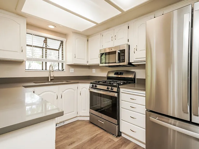 149 N 400 W — Photo 8