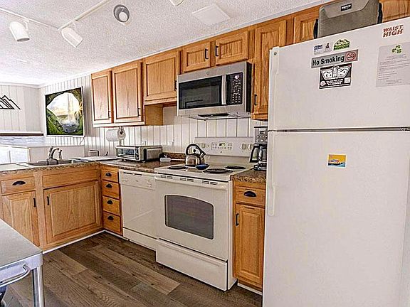 5th image of 142 Shamrock Cir