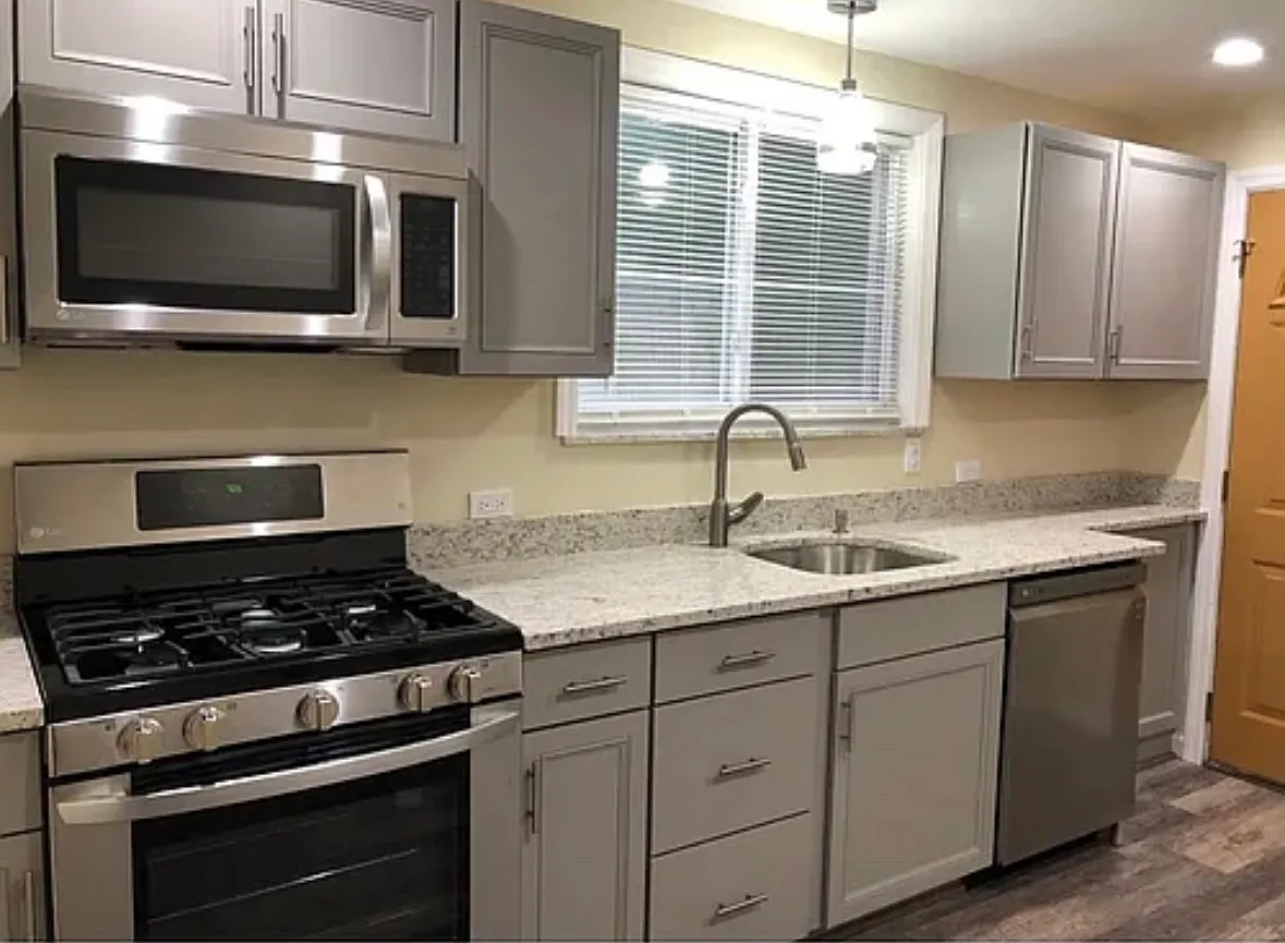 927 Jancey Street — Photo 1