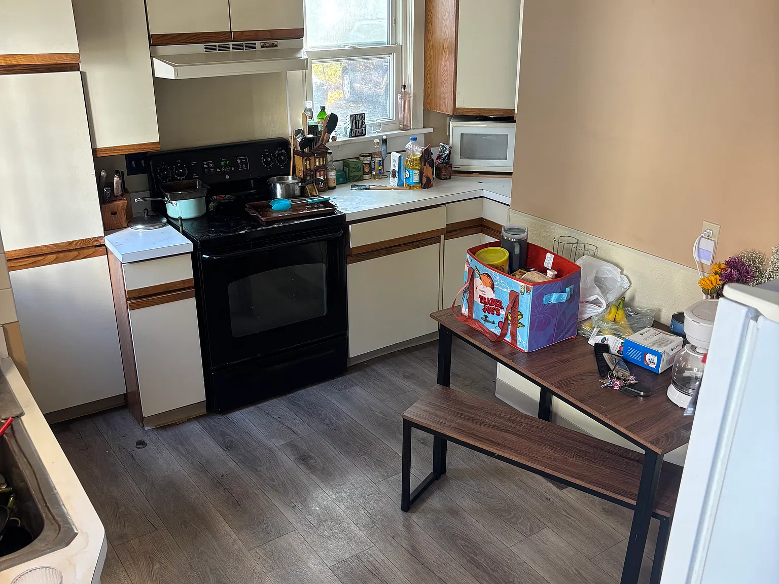 6 bed, 2300 sqft, $3,750 — Photo 4