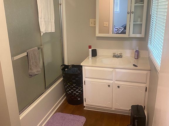 5th image of 313 White Dr