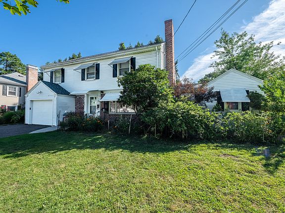 4th image of 135 Emerson St
