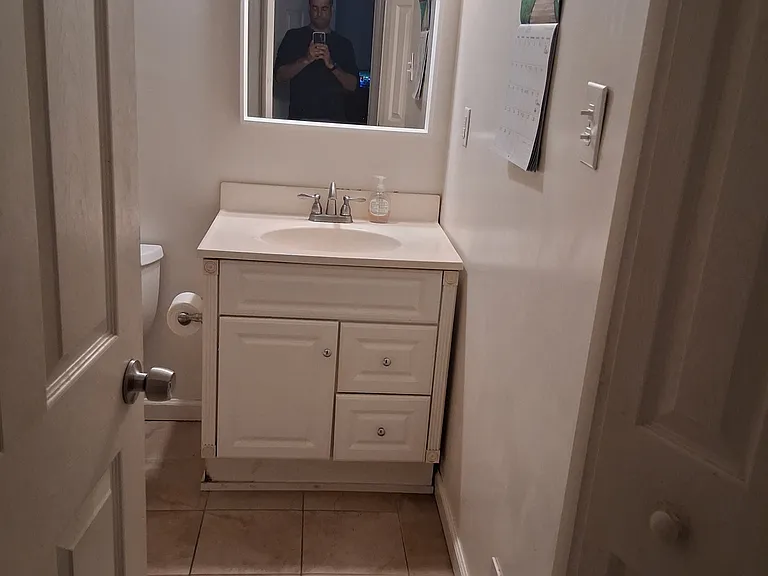 1050 Harbour Dr #1050 — Photo 5