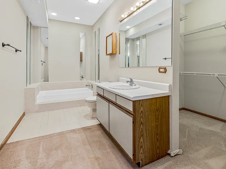 1665 Commodore Ct #7 — Photo 18