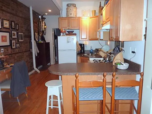 Rented by Chartwell Manhattan Realty | media 24