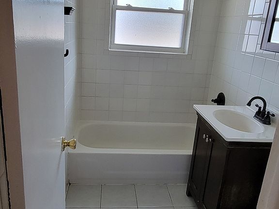 2nd image of 3232 Del Rd