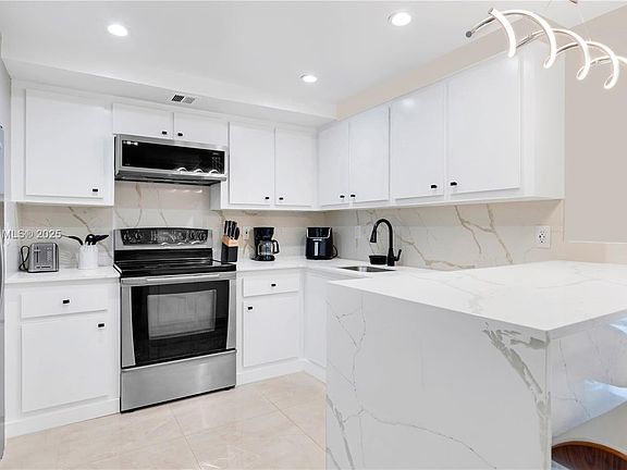 4th image of 7011 Environ Blvd #0