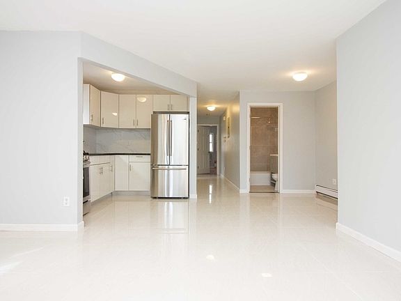 5th image of 571 Putnam Ave #1R