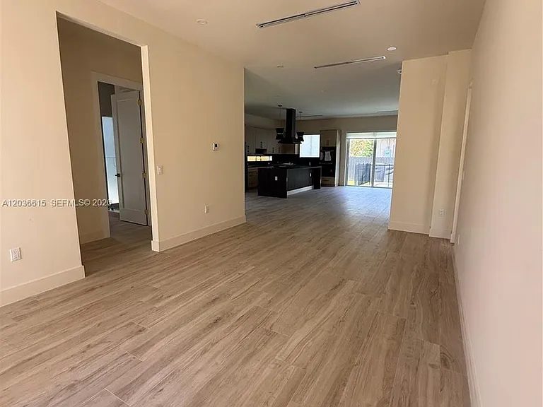 3326 Elizabeth St — Photo 7