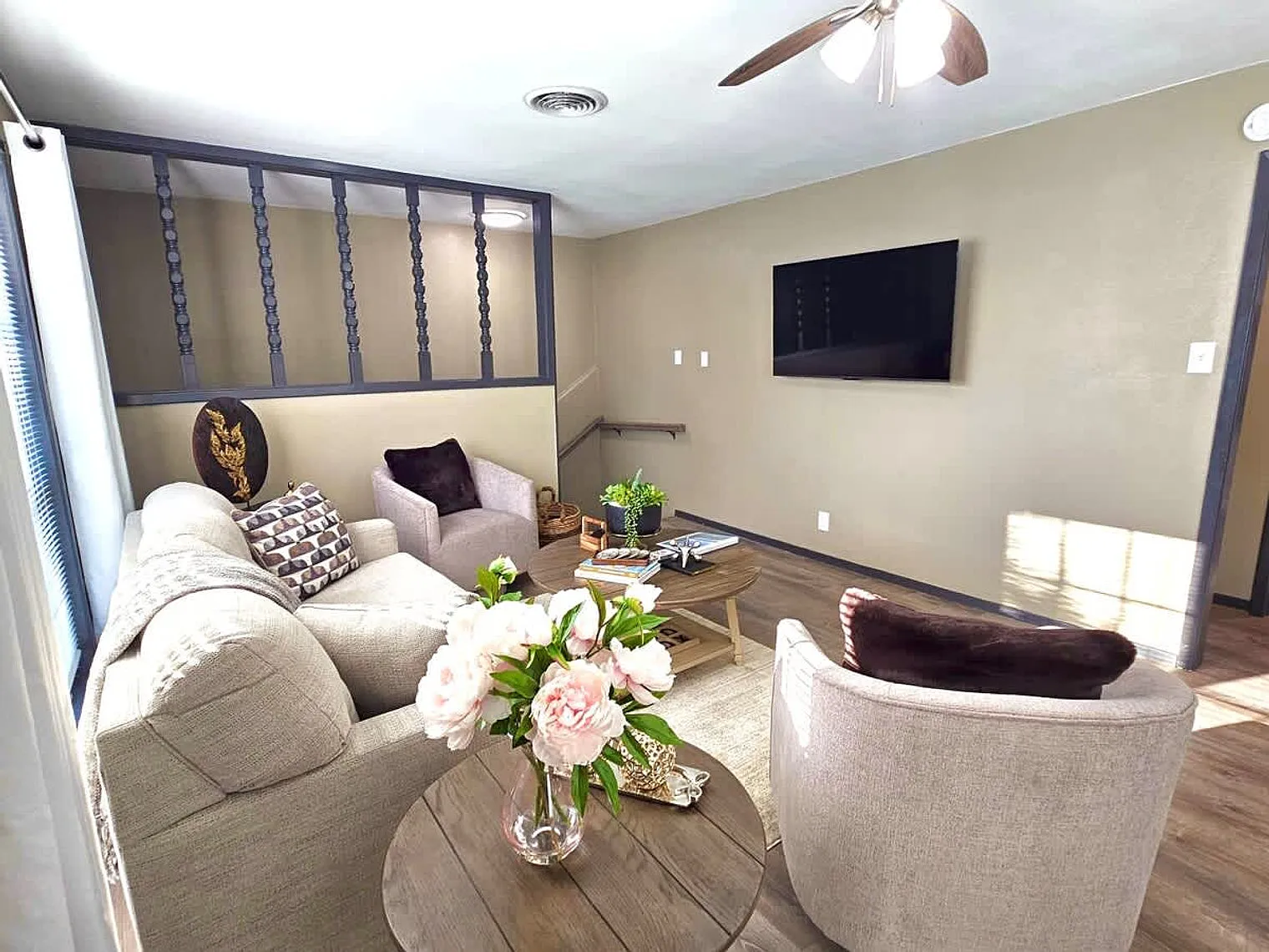 2 bed, 1.0 bath, $3,707 — Photo 3