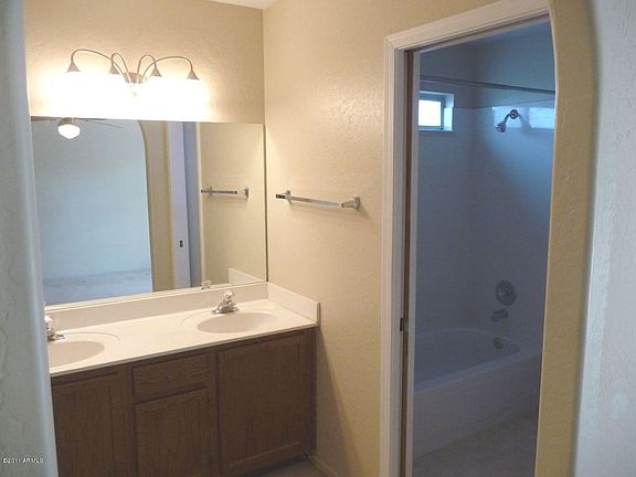 4th image of 1410 N Sterling