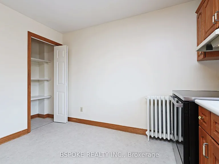 68 Roxton Rd #UPPER — Photo 8