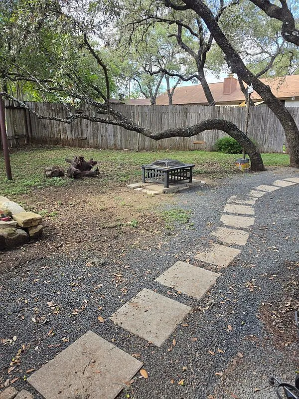 4 bed, 2.5 bath, 1960 sqft, $1,895 — Photo 3
