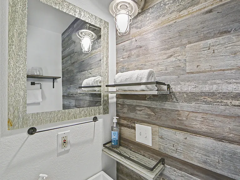 2402 Desert Willow Dr — Photo 6
