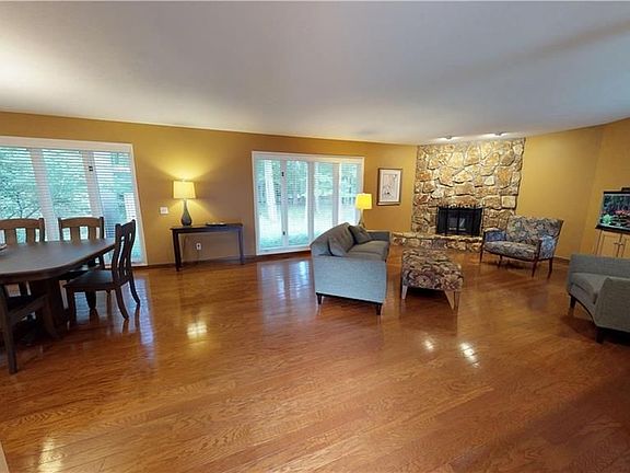 5th image of 10090 Oak Branch Trl