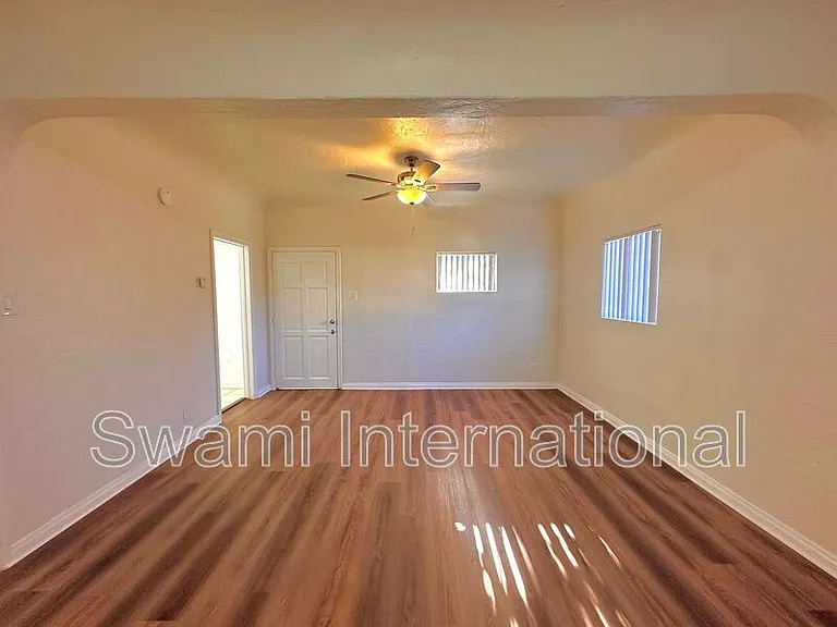 2080 Chestnut Ave — Photo 12