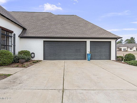 5th image of 330 Wellstone Pl