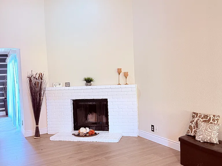 5335 Jerrett Way — Photo 2