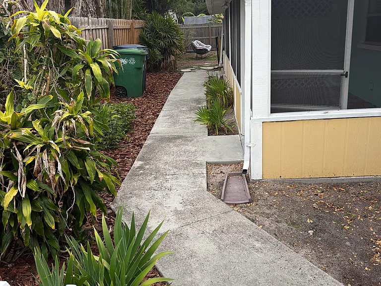 3418 W Santiago St — Photo 15