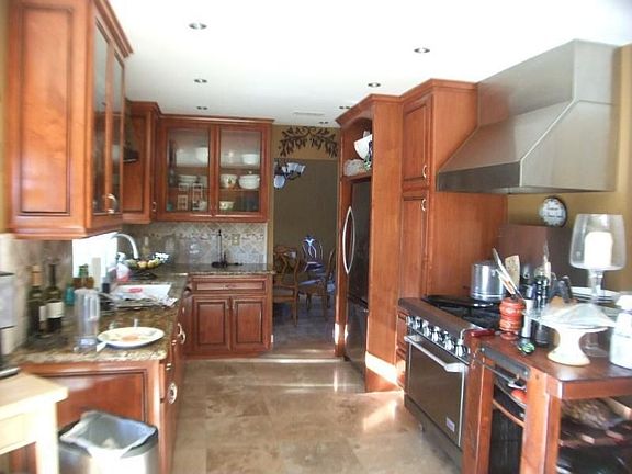 2nd image of 24411 Oakridge Cir