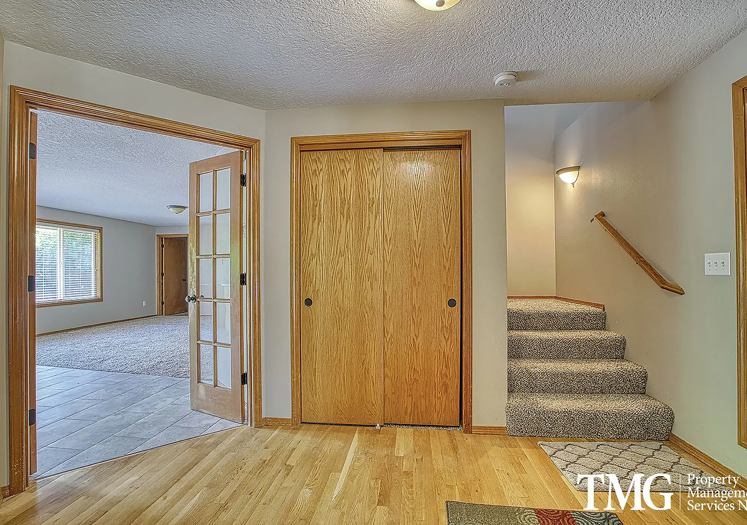 Charming Wildwood Home with Spacious Yard & Bonus Room — Photo 2