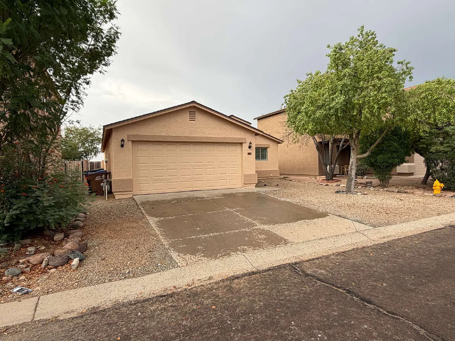 3 bed, 2.0 bath, 1267 sqft, $1,695 — Photo 1