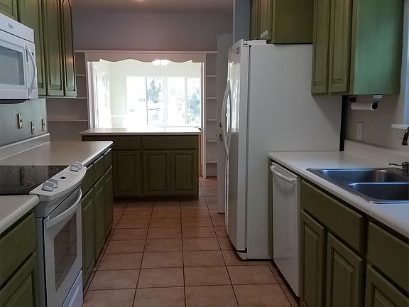2nd image of 84 Thornhill Dr