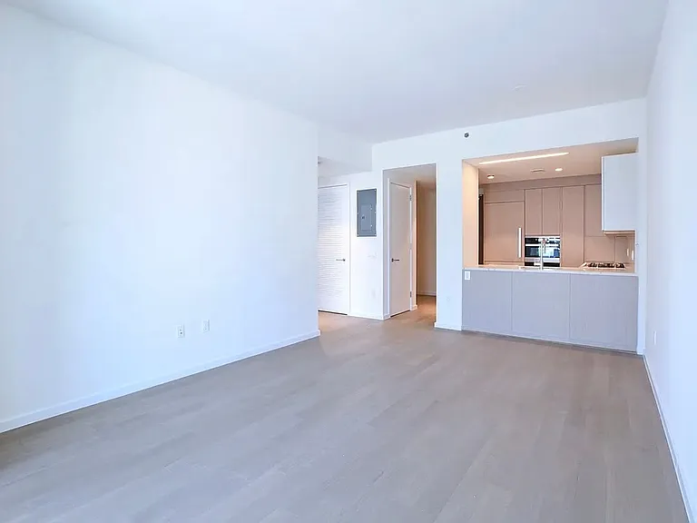 133-36 37th Ave #12F — Photo 2