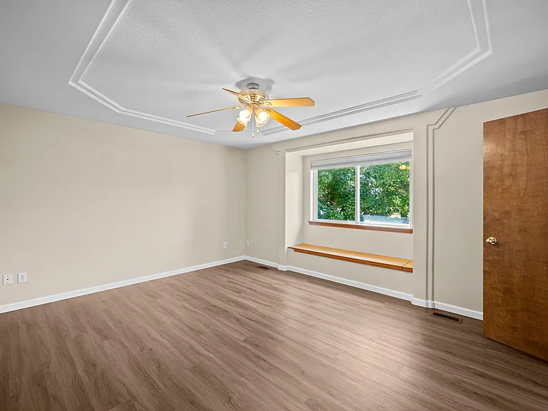 412 E Piper Glen Ct — Photo 14