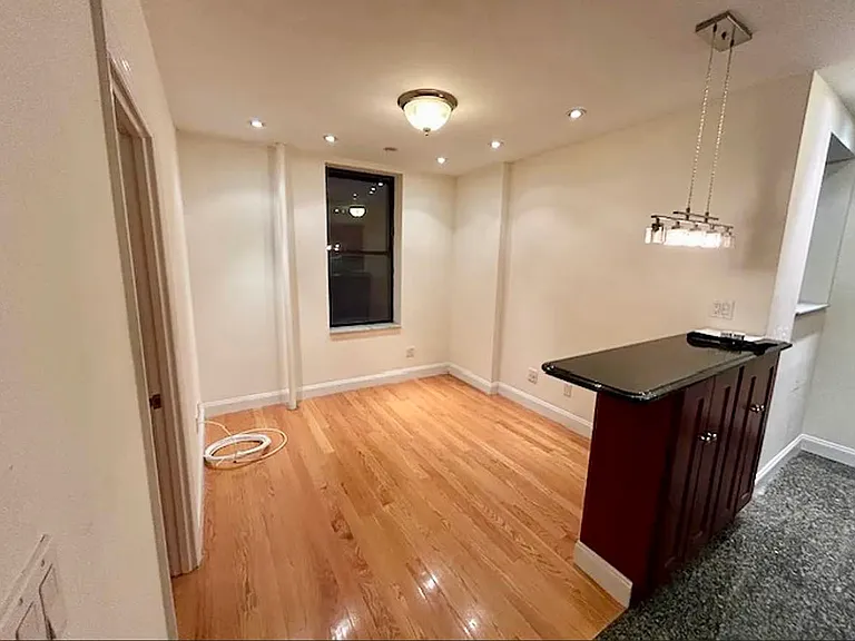 400 E 91st St #1B — Photo 3