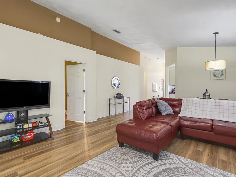 1583 Applewood Way — Photo 21