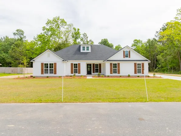 20 Prescott Dr, Ray City, GA 31645