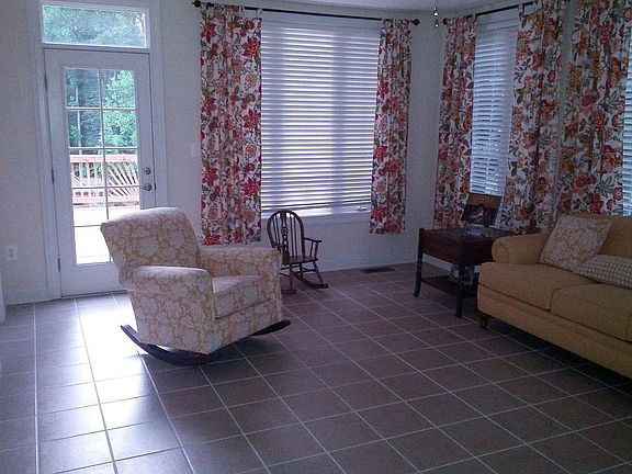 4th image of 70 Scottsdale Dr