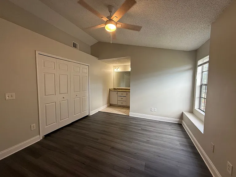 2982 Embassy Ct — Photo 17