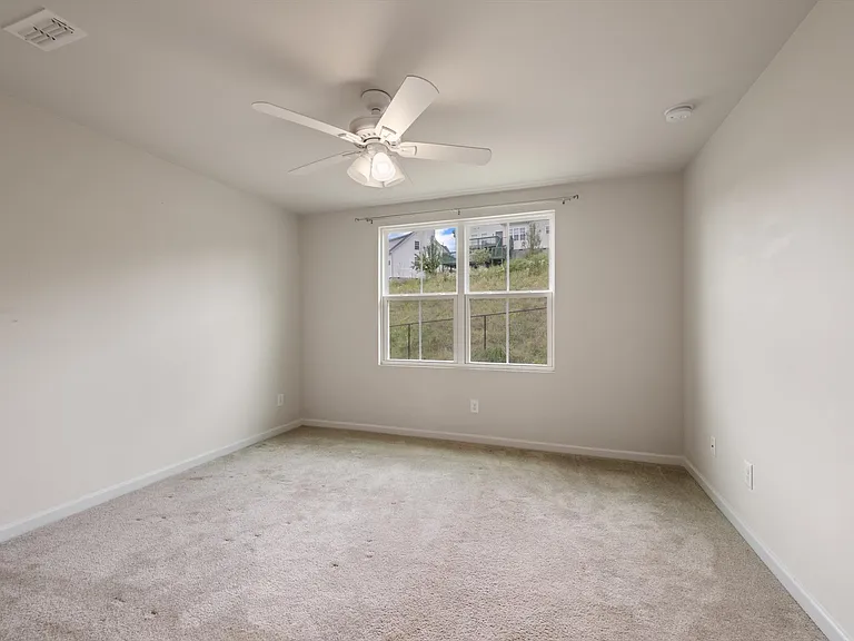 1607 Mountain Ash Ln — Photo 18