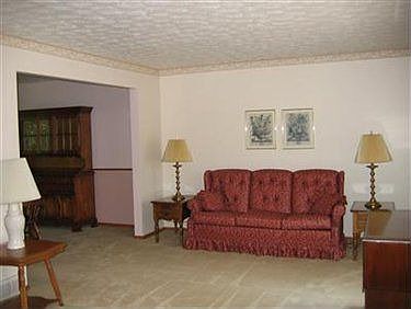 3rd image of 62 South Cir