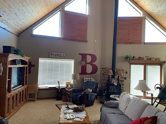3rd image of 117 Hackberry Dr
