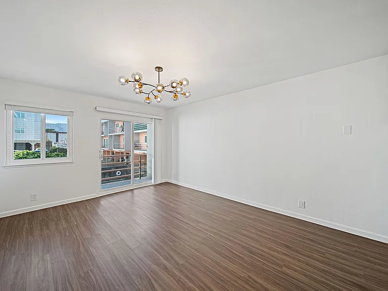 The Edgeworth Apartments — Photo 5