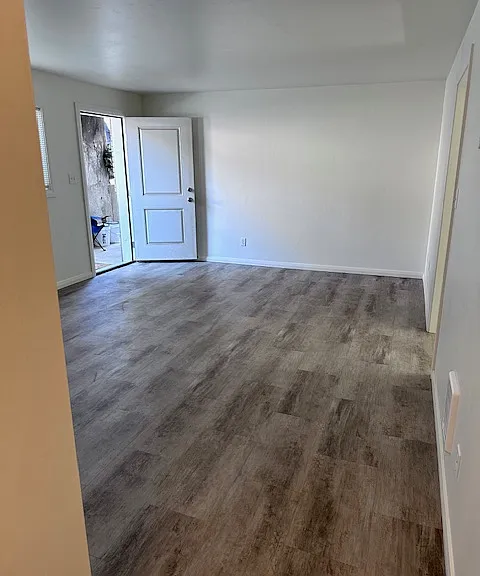 587 Hansen Ave #8 — Photo 8