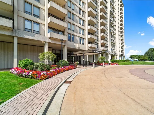 1 Bratenahl Pl APT 711, Bratenahl, OH 44108