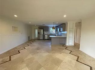 1107 NE 8th St, Hallandale, FL 33009