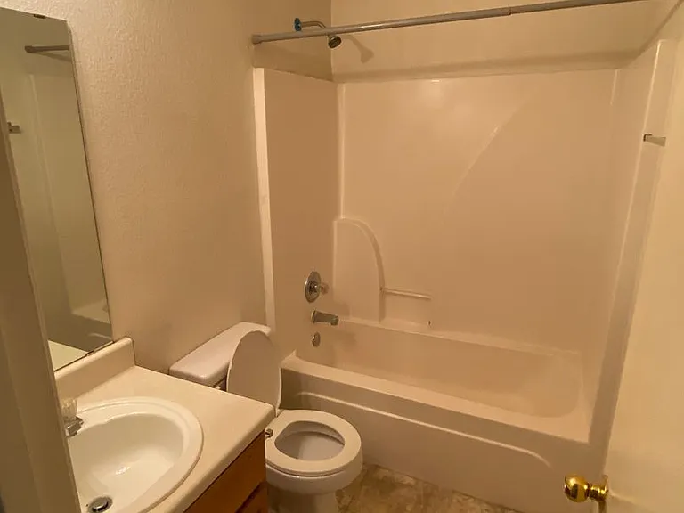 3202 Hereford Ln — Photo 7
