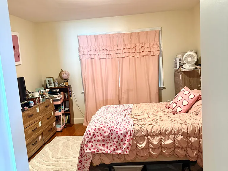 77 Lynn Shore Dr #1 — Photo 26
