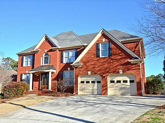2nd image of 702 E Green Ln