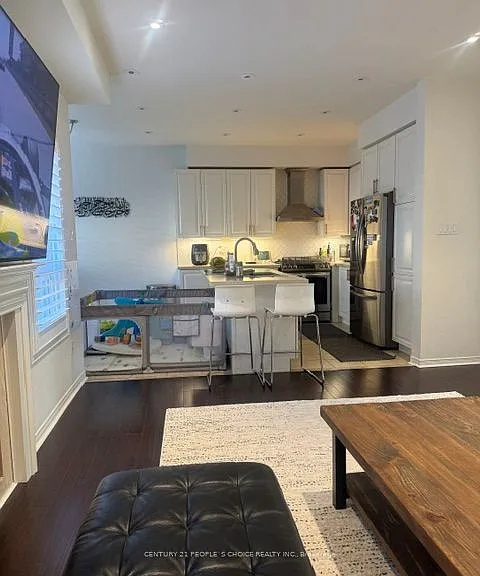 33 Mansbridge Cres — Photo 13