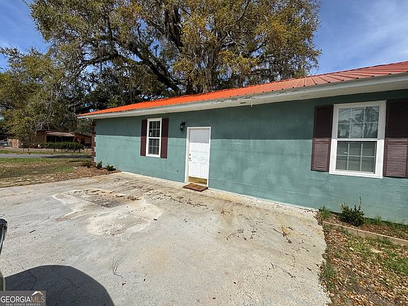 3rd image of 801 Penny Pl