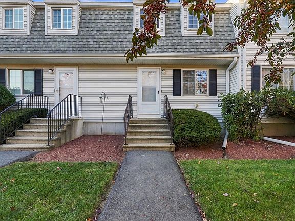3rd image of 18 Westford Rd Unit 20